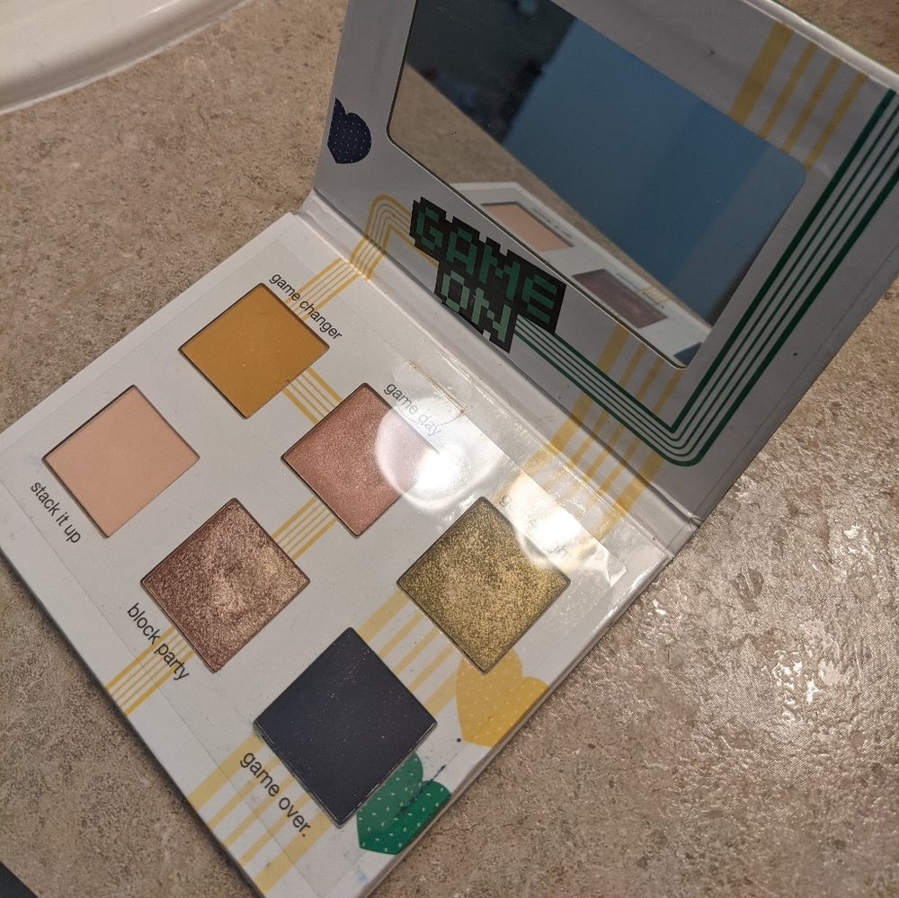 Tetris GAME ON 6 color eyeshadow pallete from Ipsy